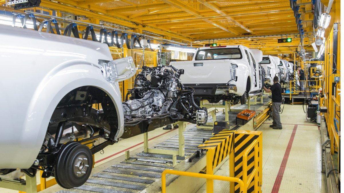 Los trabajadores de Nissan plantan a la dirección