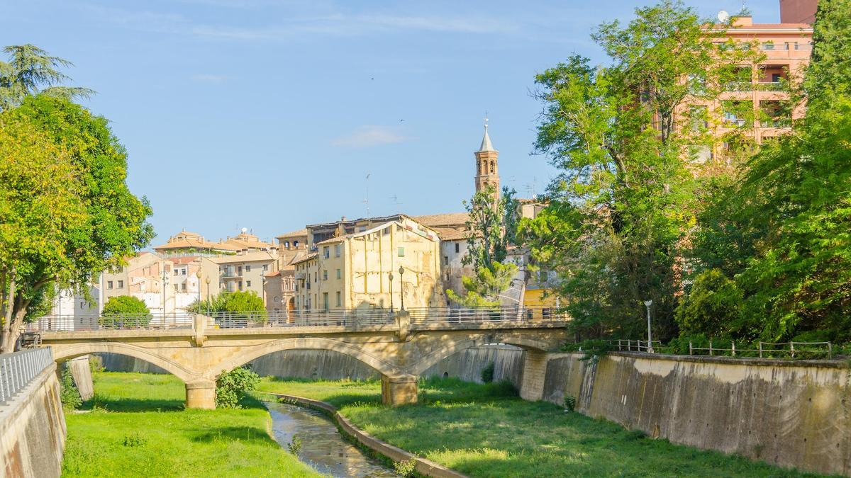 Es una de las ciudades más pobladas de Huesca, aunque no todo el mundo la conoce