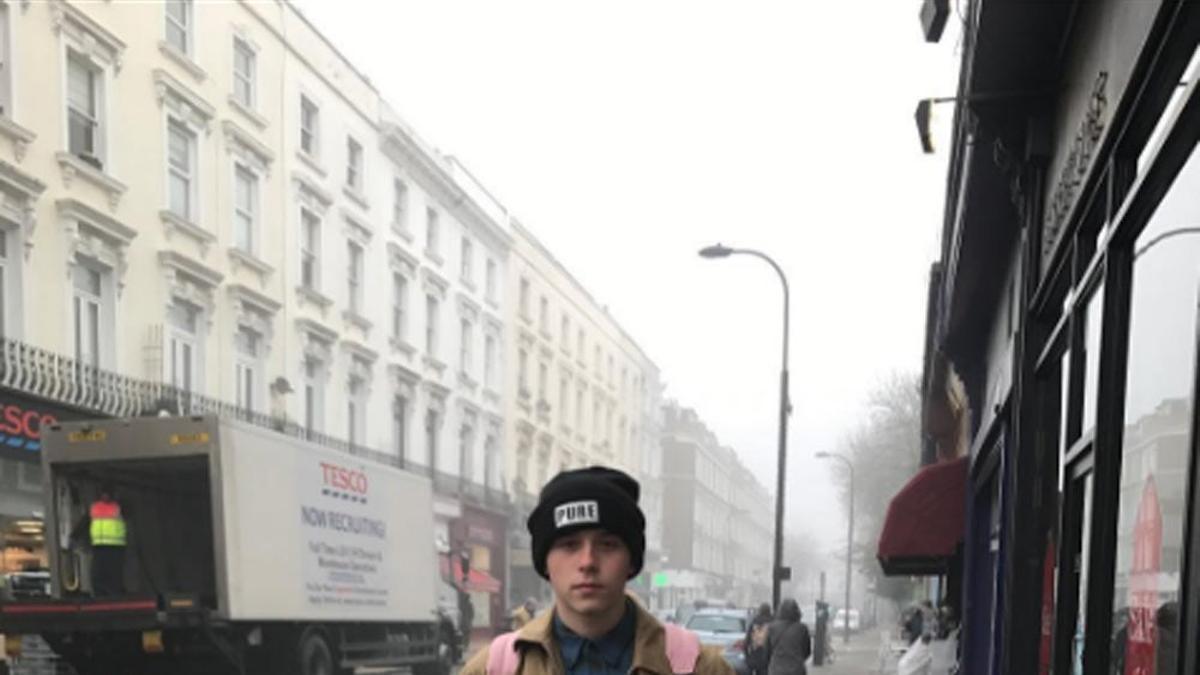 Brooklyn Beckham, en un día de niebla