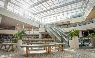 Culminan las obras de renovación del centro comercial La Farga de L'Hospitalet