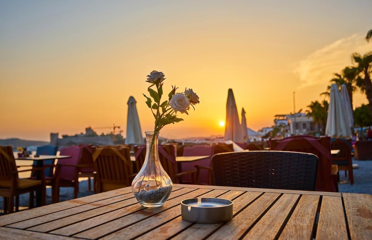 Noches de verano únicas y exclusivas donde se fusiona la gastronomía con el atardecer.