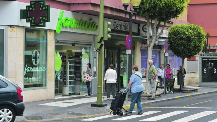 Las farmacias canarias aguantan el desabastecimiento de medicinas con almacenaje