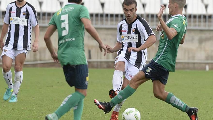 Un gol de Albert Pedra en el descuento certifica el triunfo del CD Castellón ante el Buñol (2-0)