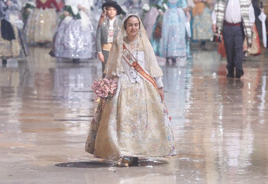 Falleras Mayores en la Ofrenda 2025. Día 18 (2/3)