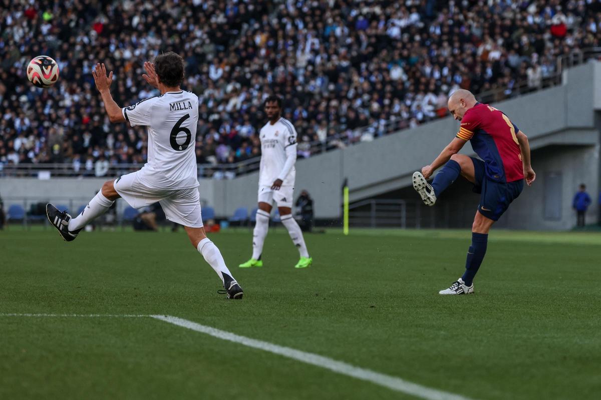 ¡El regreso de Xavi e Iniesta! Las mejores imágenes del clásico de leyendas entre Barça y Madrid