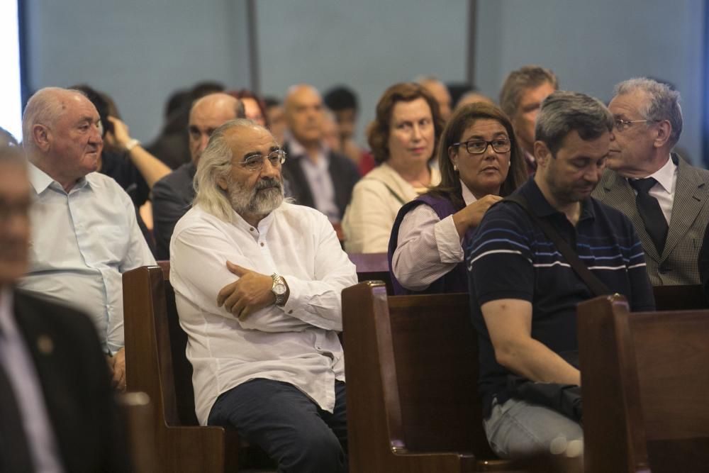 Funeral por el profesor Barluenga en Oviedo