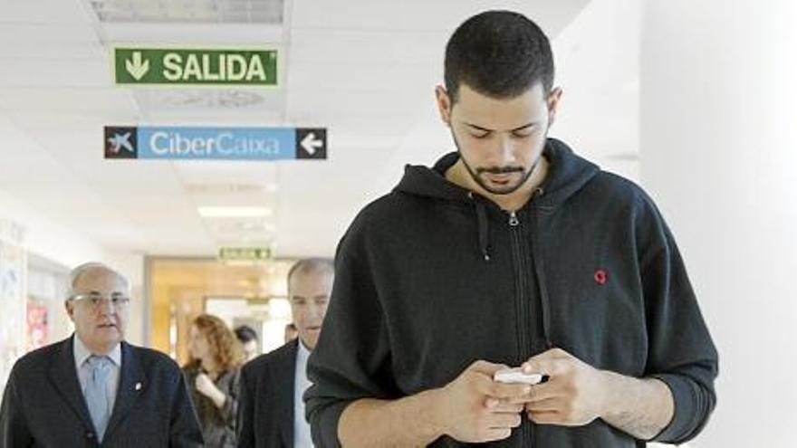 Faverani ficha por Boston Celtics