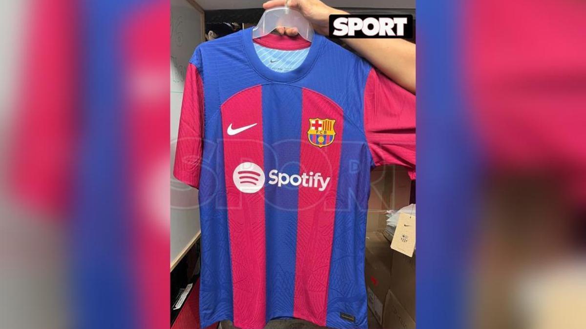 Las primeras imágenes reales de la camiseta del Barça de la temporada 23-24