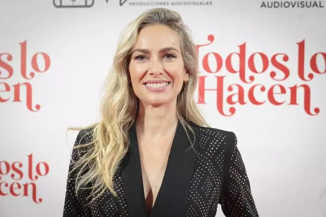Kira Miró confiesa que las actrices tenían que posar desnudas para promocionar sus películas