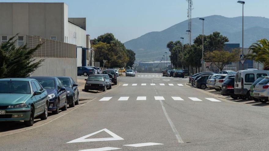 Trabajos de señalización viaria realizados por el Ayuntamiento en Cabezo Beaza. | A. C.