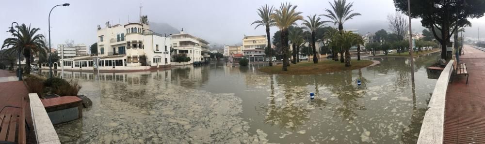 La llevantada a l''Estartit ha inundat diversos carrers