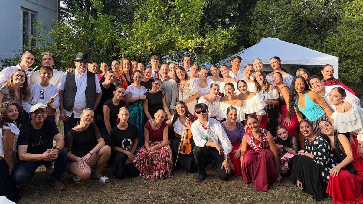 Fotografía de familia de "Encuentro con los maestros".