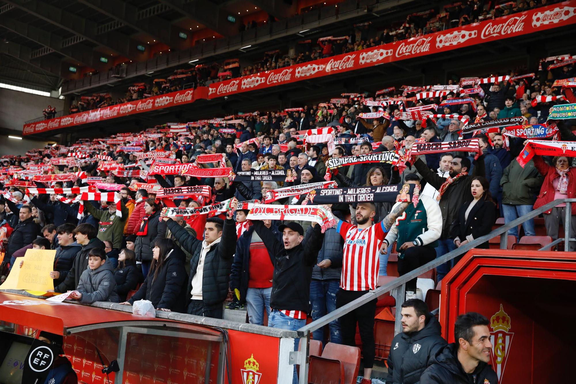 En imágenes: Así fue el Sporting-Huesca en El Molinón