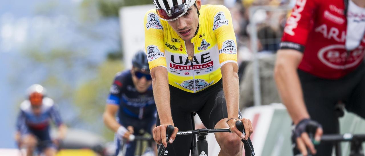 Juan Ayuso cede el liderato en la etapa reina del Tour de Romandía