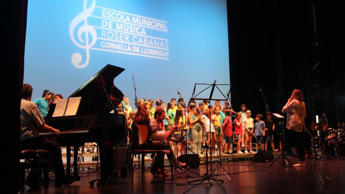 Imagen del concierto de final de curso de la Escuela Municipal de Música Roser Cabanas de Cornellà