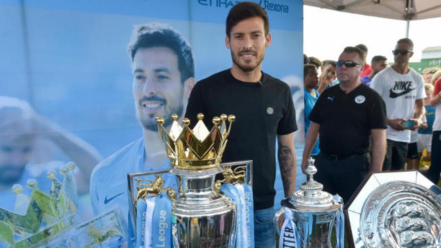 David Silva, en su visita a Arguineguín el pasado octubre.