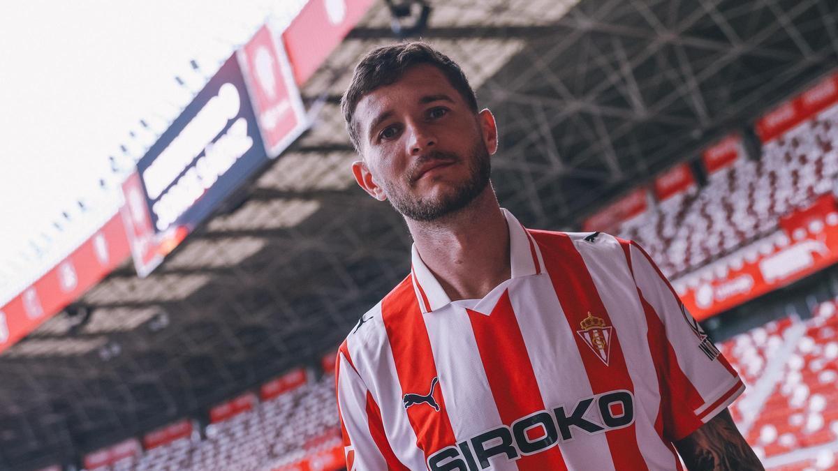 El Sporting de Gijón oficializa el fichaje de Jorge Sáenz hasta 2028: "Ha sido todo muy positivo"