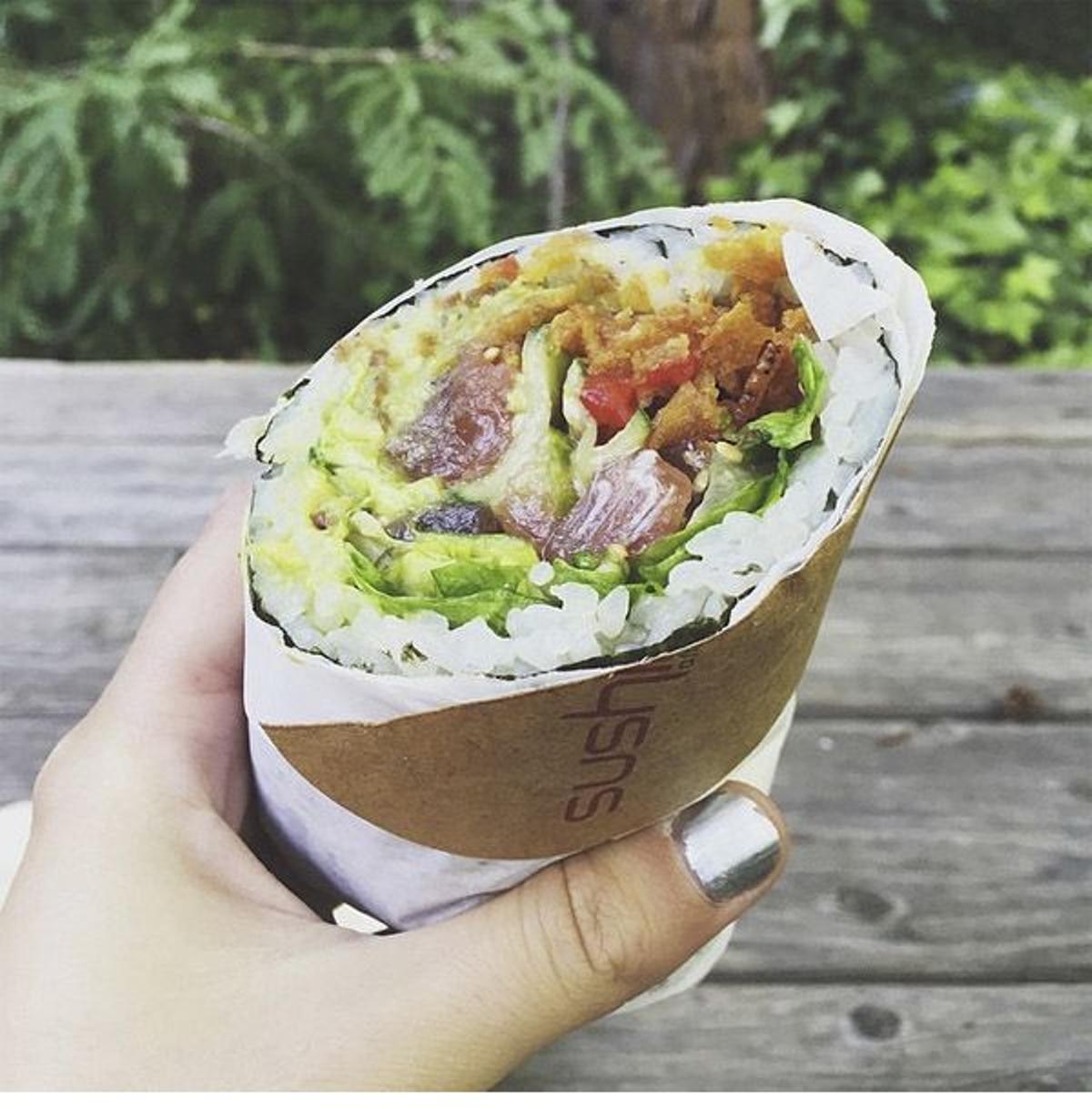 comidas-de-moda-en-nueva-york-sushi-burrito