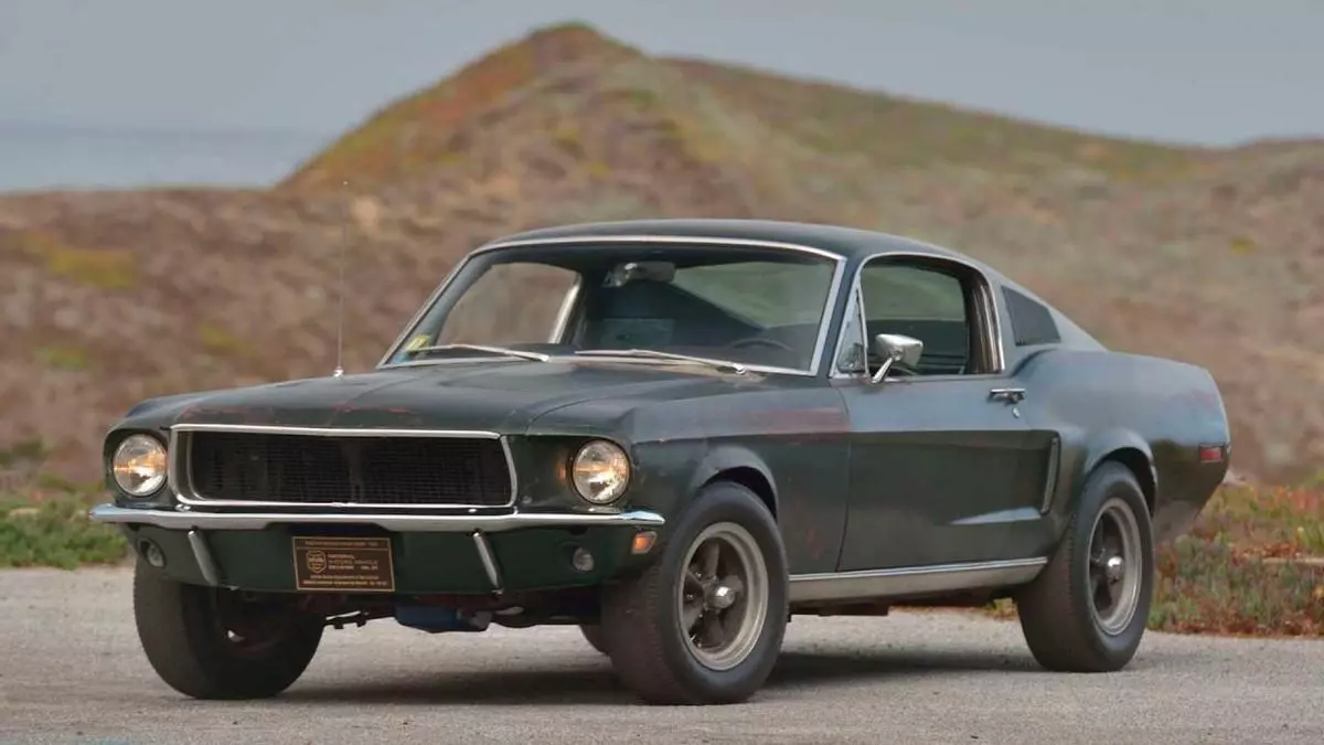 Las marcas y modelos de coche más usados en el cine