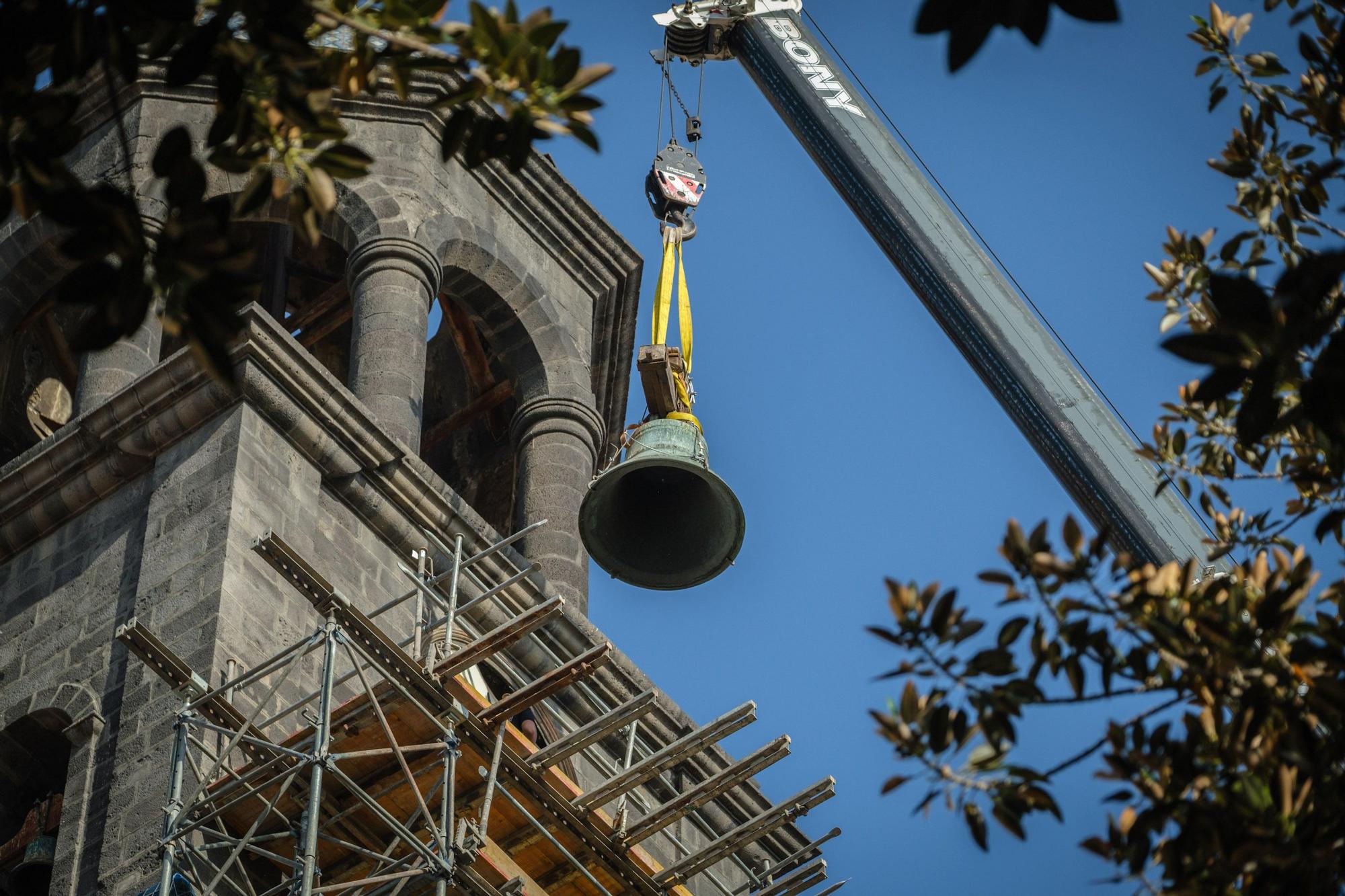 Retirada campana iglesia San Francisco