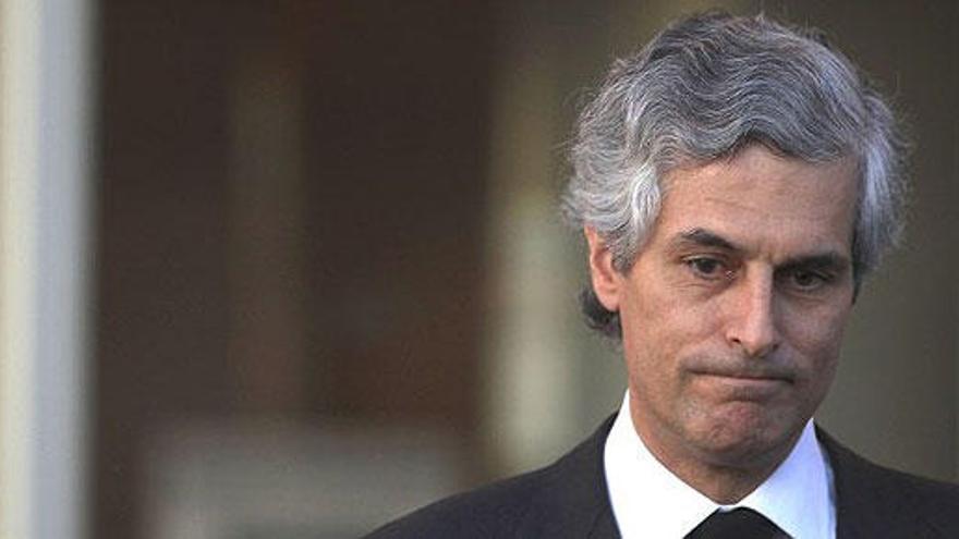Suárez Illana durante el funeral de su padre.