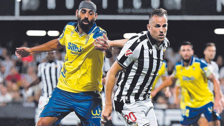 Dura prueba en el Estadio de los Juegos Mediterráneos contra la UD Almería para el Castellón