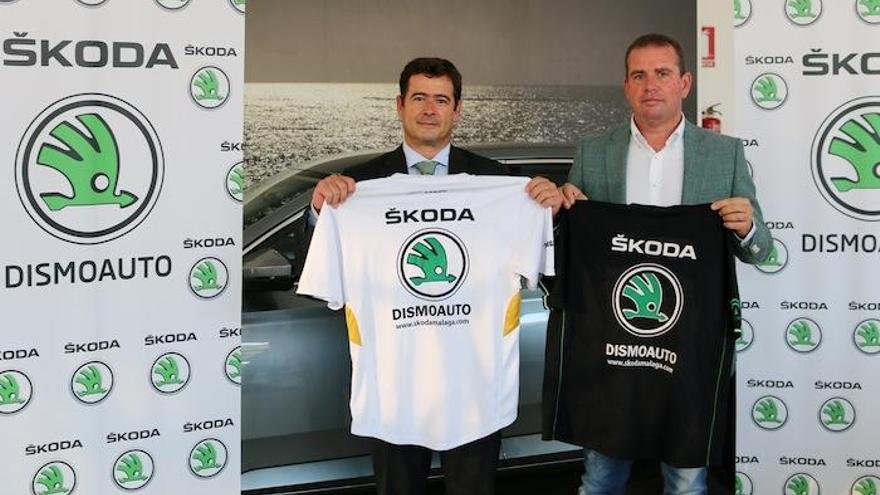 Imagen de la presentación del acuerdo entre la Delegación Malagueña de Balonmano y Skoda.