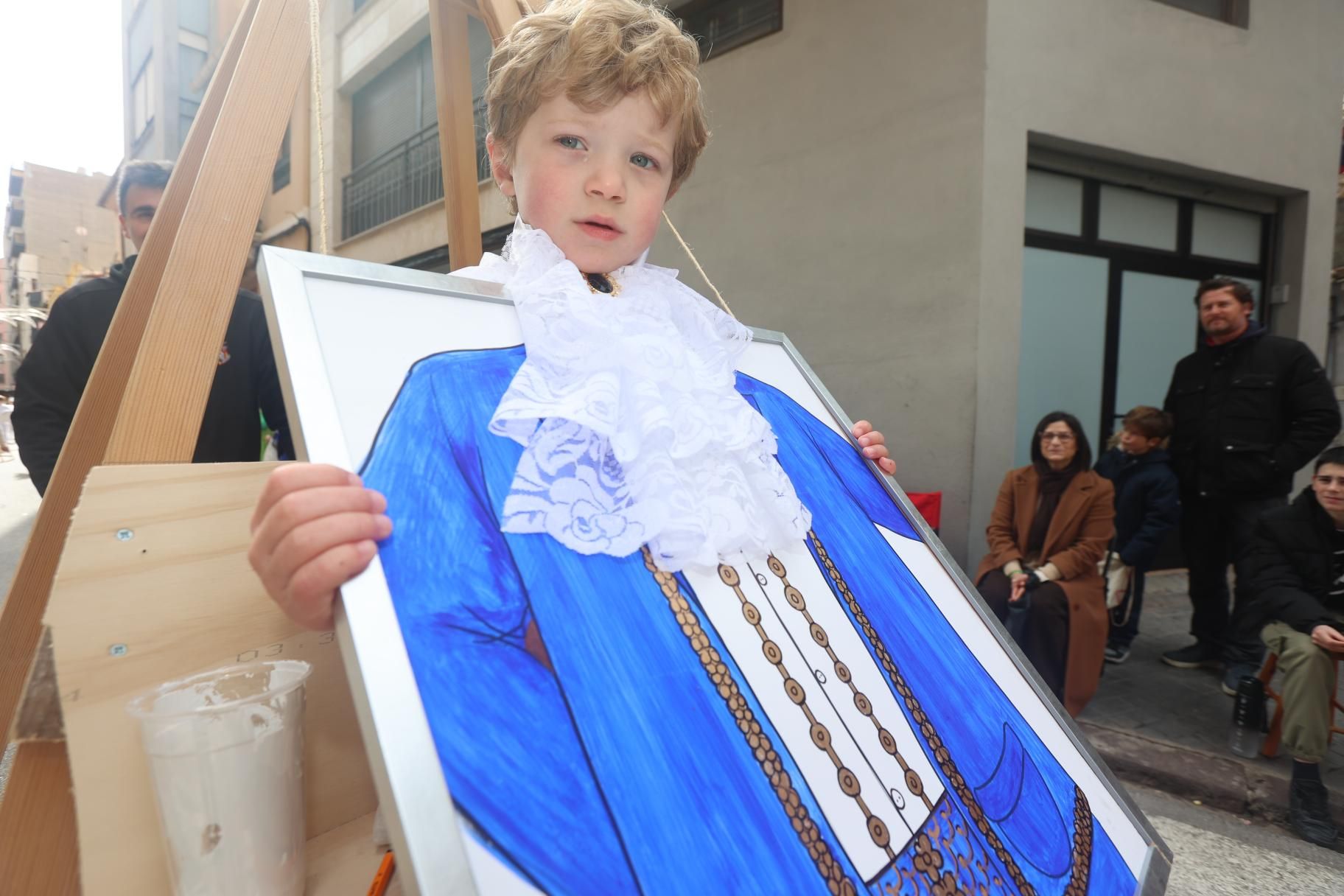 Búscate en las fotos: Burriana disfruta con la Cabalgata del Ninot Infantil