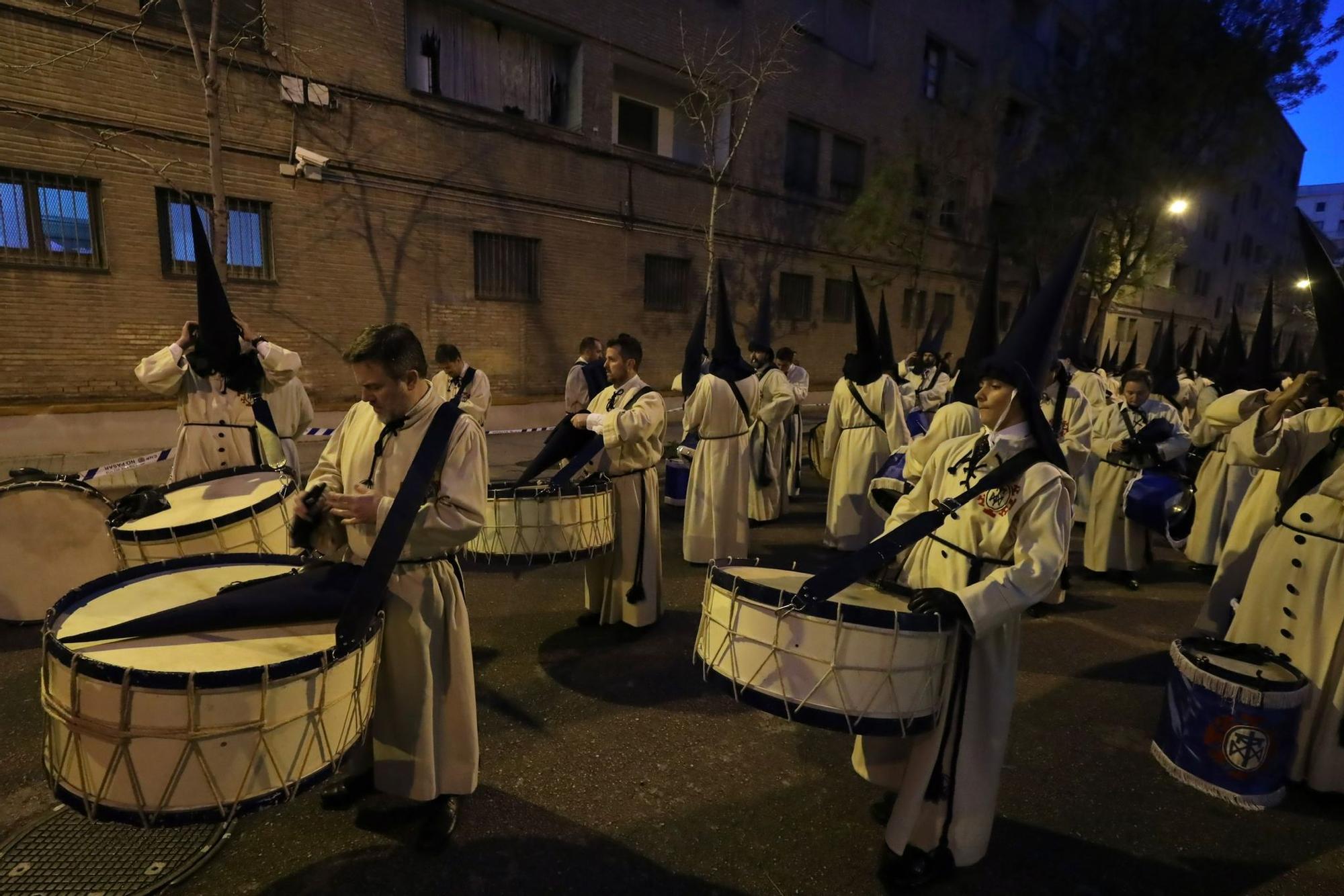 En imágenes | Vía Crucis de Nuestra Señora de la Piedad en Zaragoza