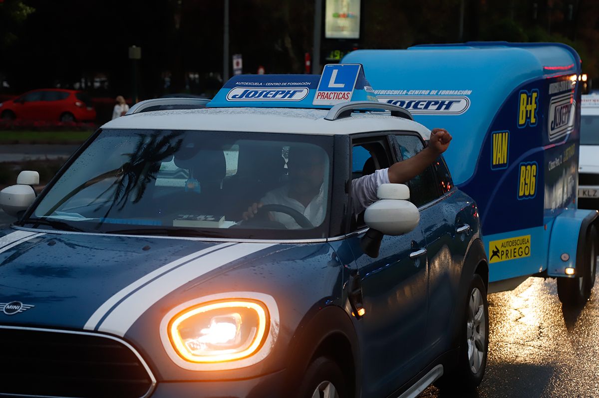 Las autoescuelas de Córdoba protestan para conseguir más exámenes