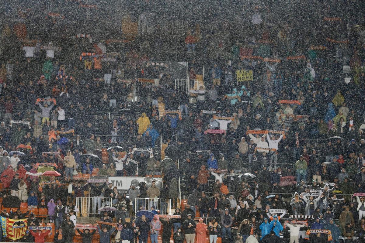 El valencianismo no falla en la peor etapa de la historia de su club