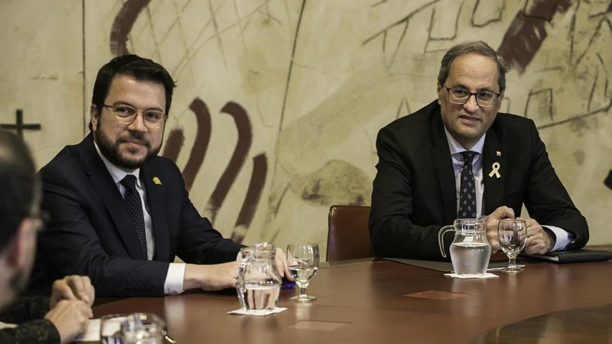 Pere Aragonès y Quim Torra, en la reunión extraordinaria del Consell Executiu, el 31 de mayo