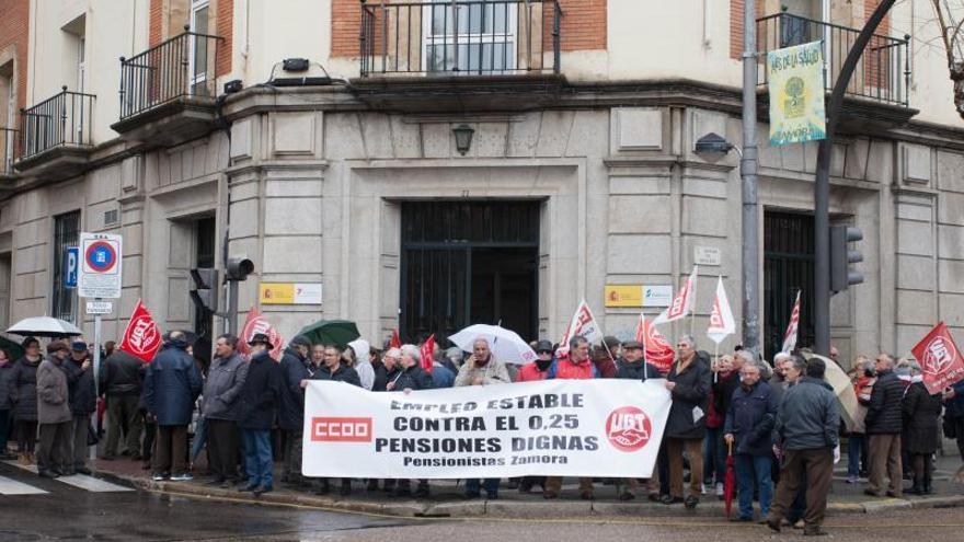 Última movilización de jubilados, frente a las oficinas del INSS