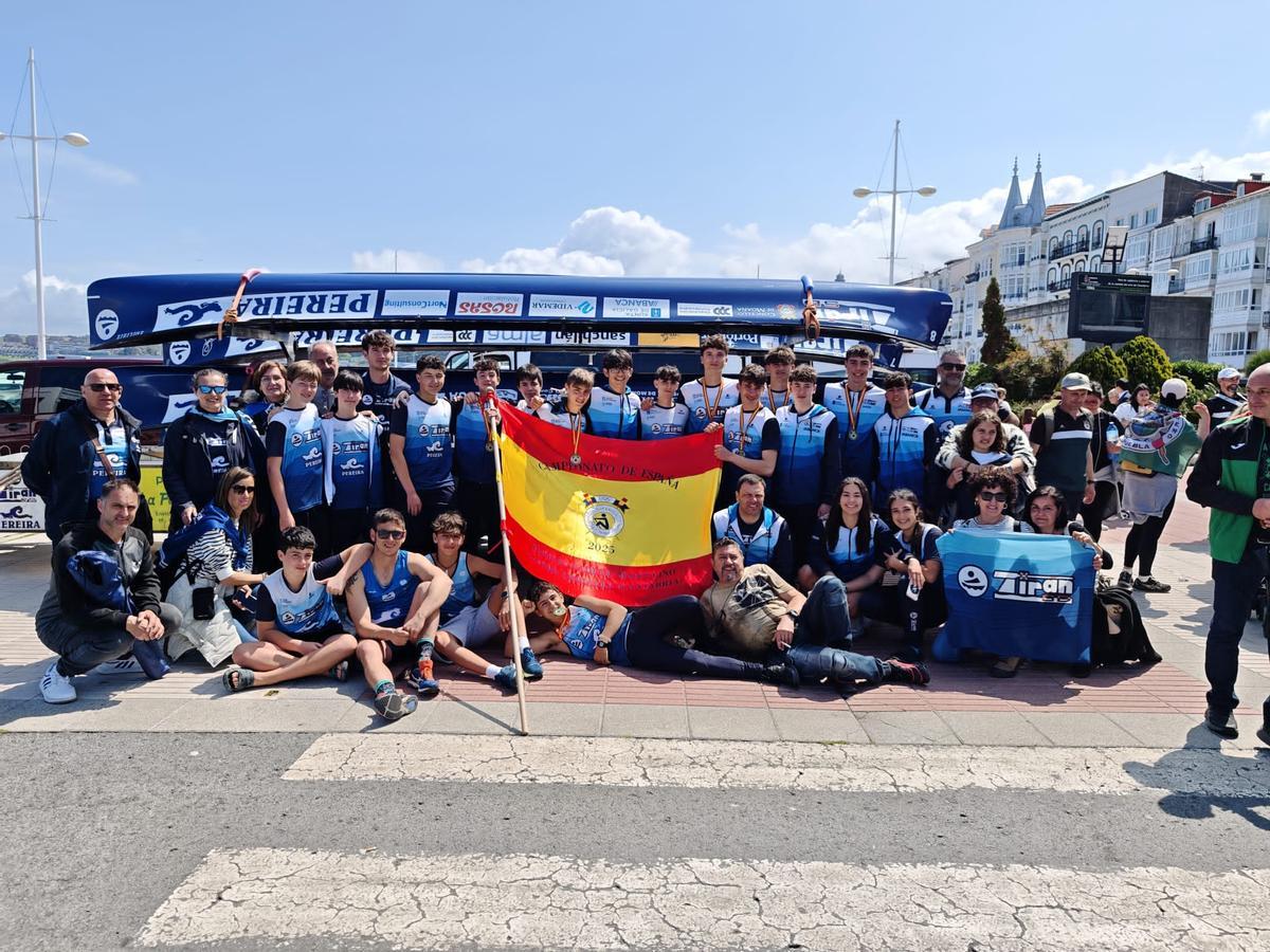 La fiesta del remo de O Morrazo en el Campeonato de España de bateles en Castro Urdiales La fiesta del remo de O Morrazo en el Campeonato de España de bateles en Castro Urdiales