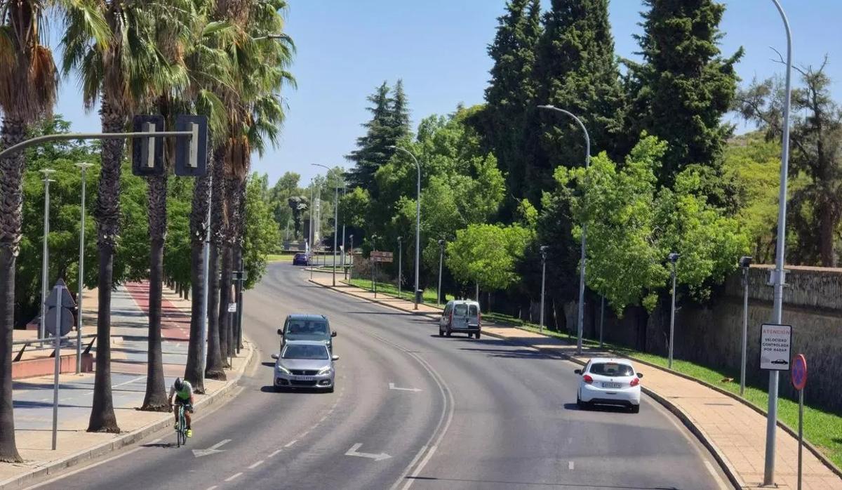 Tramo entre Puerta de Palmas y la rotonda de los Tres Poetas donde se construirá el nuevo aparcamiento subterráneo.