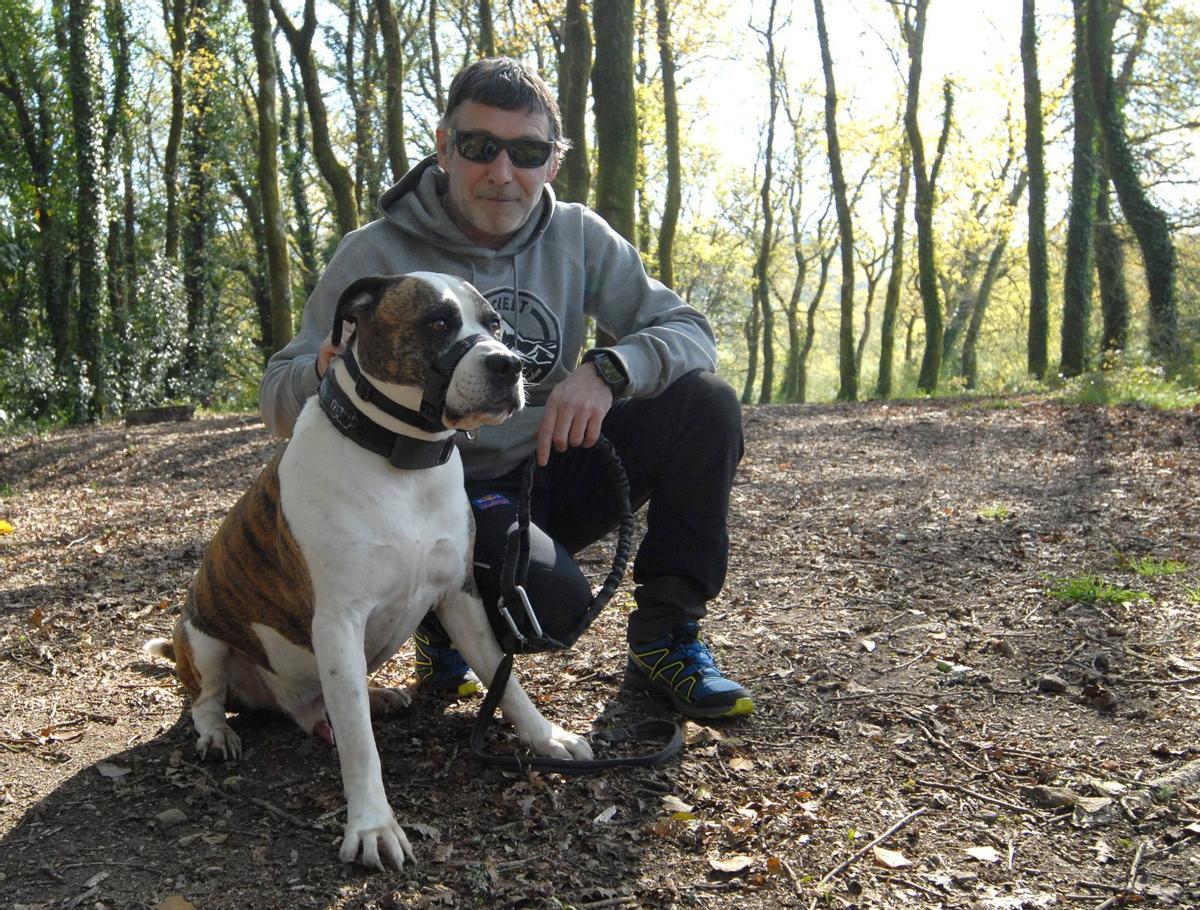 Ángel Herrera y Lex posan para FARO. | BERNABÉ/JAVIER LALÍN