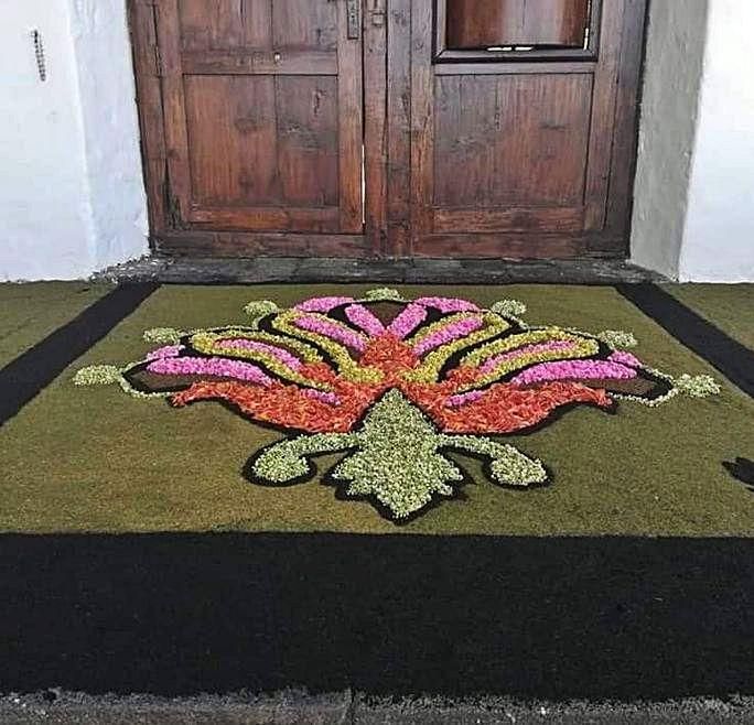 Las alfombras de flores vuelven a la Villa