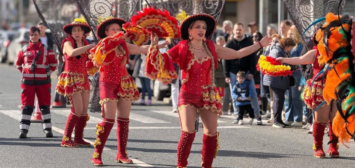 Disfraces, música y buen ambiente ponen el broche de oro al Carnaval | FDV