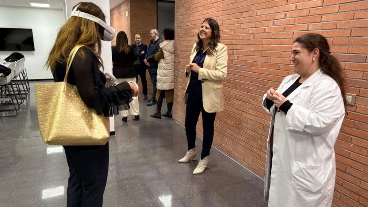 El Hospital General de Elche quiere aplicar la realidad virtual tanto a pacientes como a familiares para reducir la ansiedad ante un evento quirúrgico