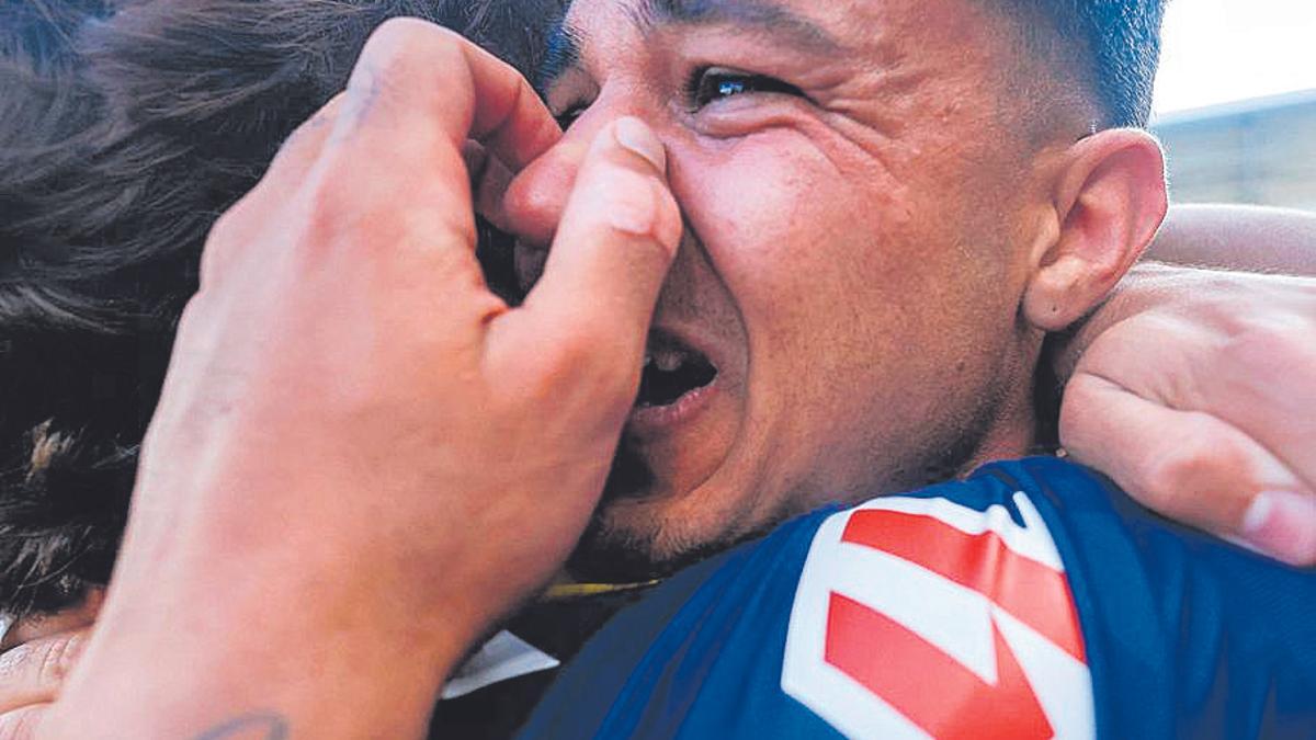 Roger Brugué no puede aguantar la emoción por el ascenso
