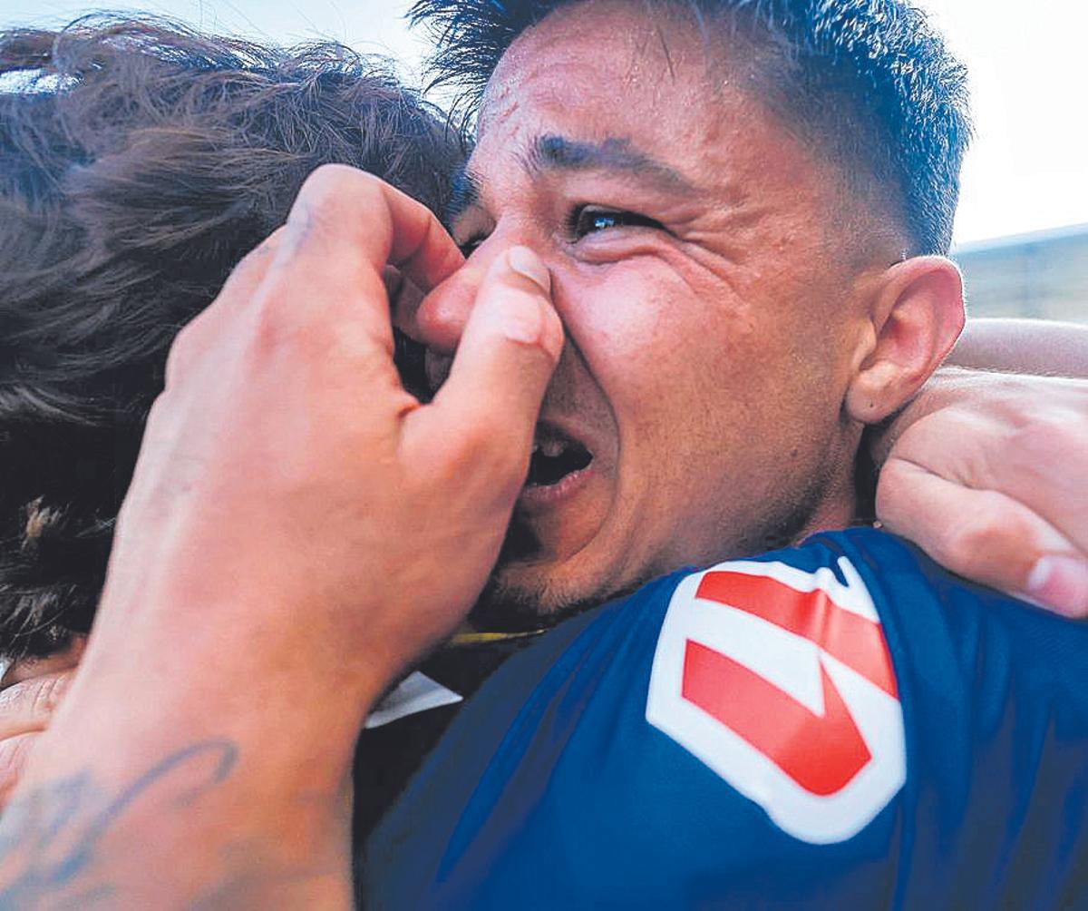 Roger Brugué no puede aguantar la emoción por el ascenso