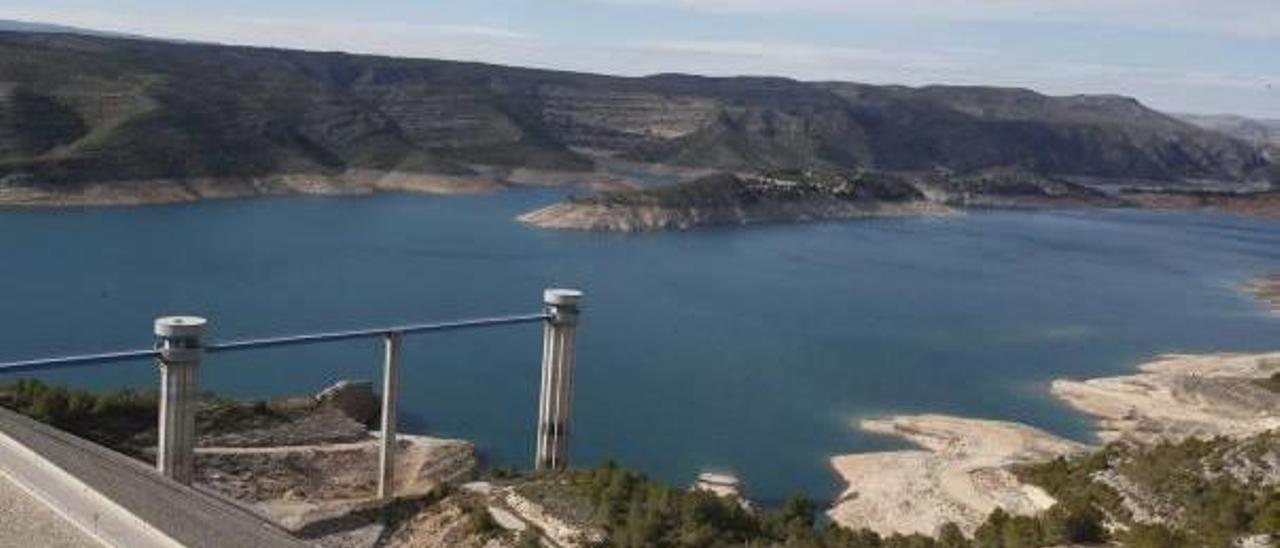 Estado del embalse de Tous, en la Ribera, ayer.