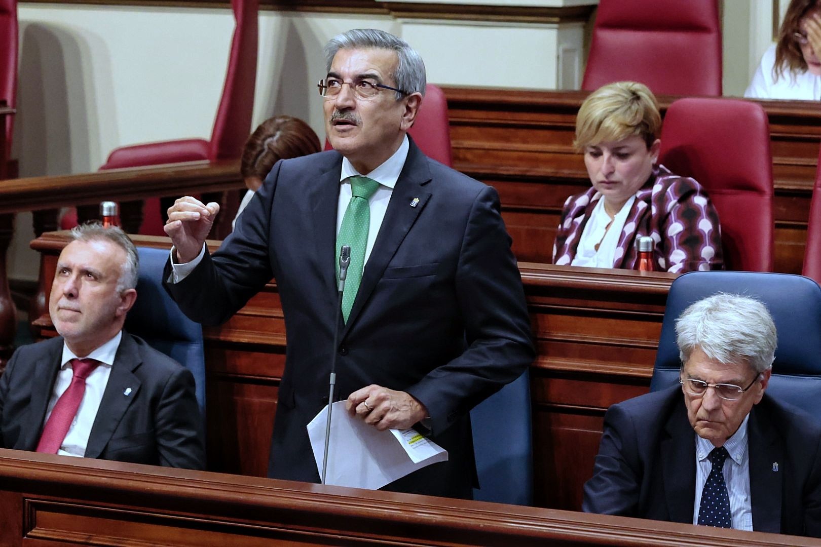 Pleno en el Parlamento de Canarias (12/12/22)