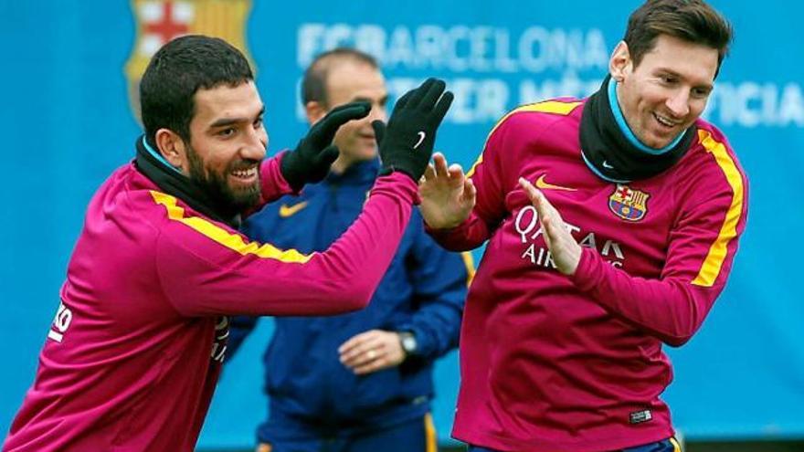 Messi ja s&#039;entrena amb els companys un cop recuperat