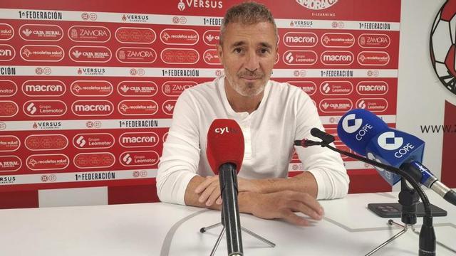 Óscar Cano, este viernes en la rueda de prensa. | P. F.