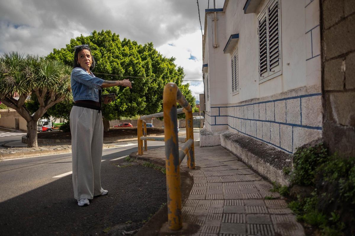 Vecinos de El Sobradillo demandan mejoras en las paradas de guaguas