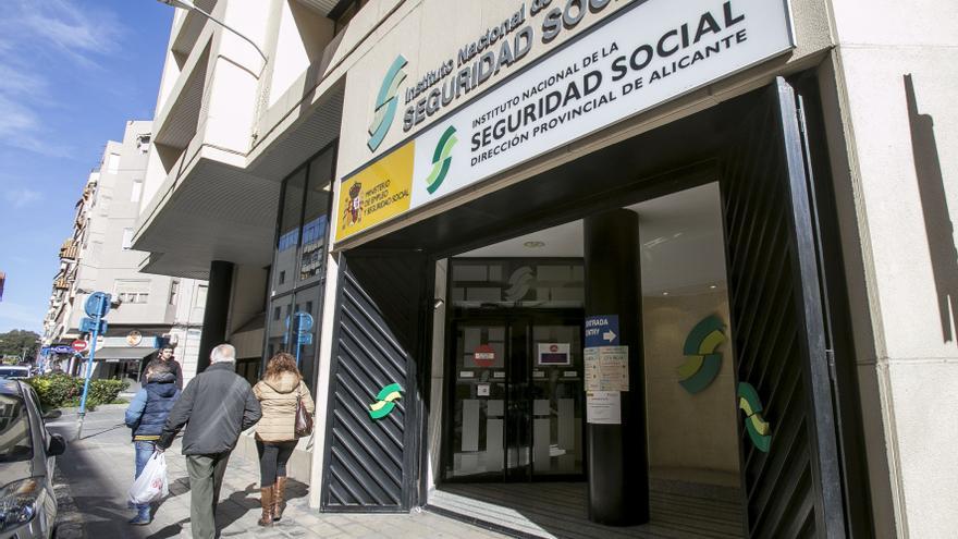 Médicos del INSS critican que tienen que decidir sobre el alta de pacientes con datos insuficientes