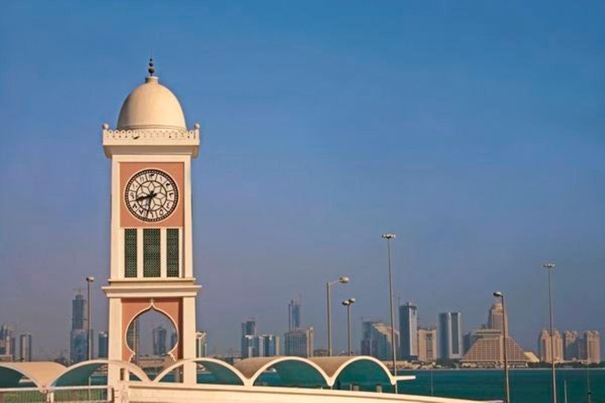 La Torre del reloj cercana al palacio de Emiri Diwan