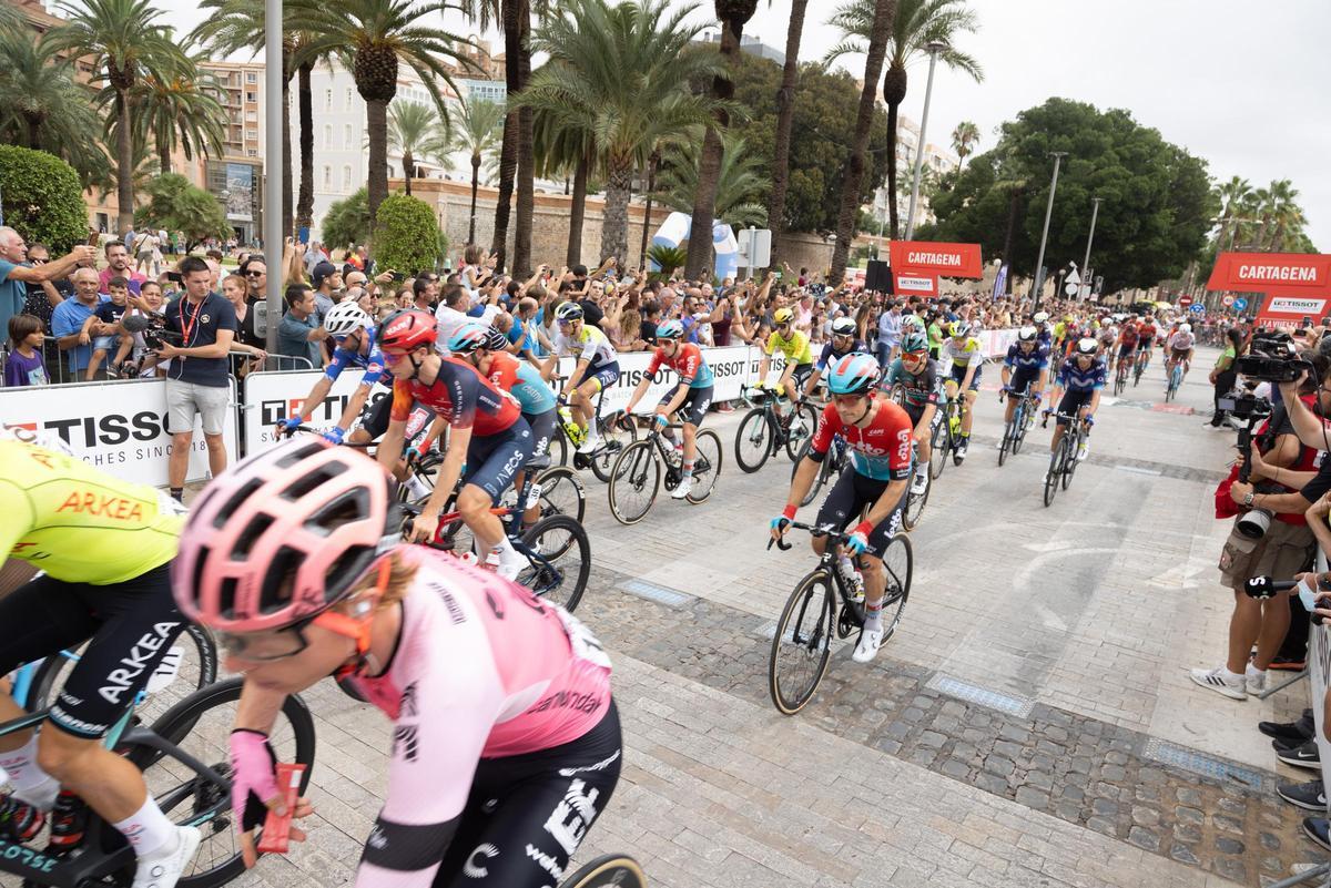 La Vuelta Ciclista pasa por Cartagena este viernes