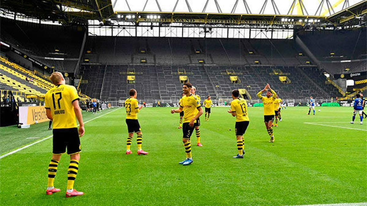 La 'celebración a distancia' de Haaland (¡quién iba a ser si no el noruego!) en el primer gol en la vuelta de la Bundesliga